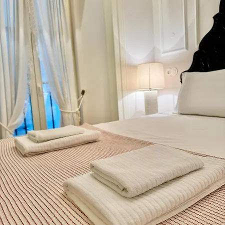 Quarto Com Banheiro Privativo Na Baixa-2
